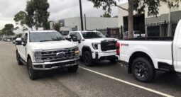 
										2023 Ford F-350 Super Duty Lariat Crew Cab Diesel full									