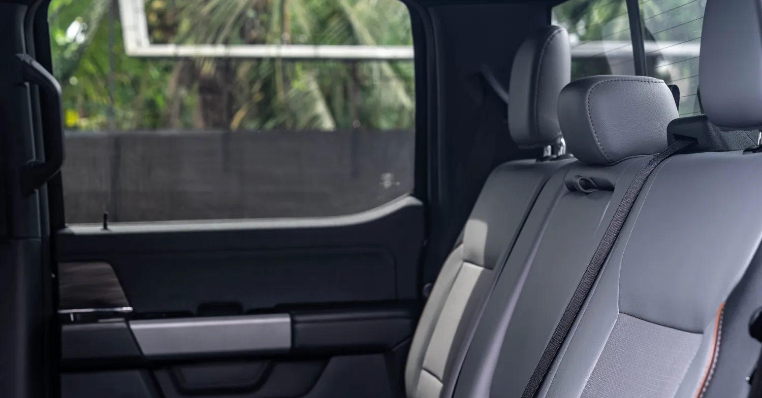 2025 right hand drive ford f 150 lightning peformance (1)