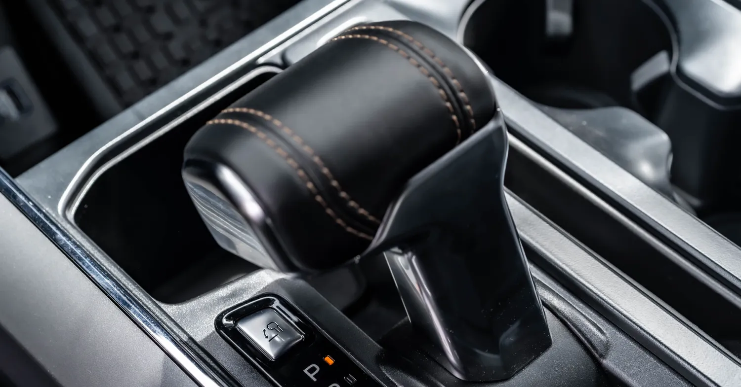 2025 right hand drive ford f 150 lightning rhd dashboard (1)