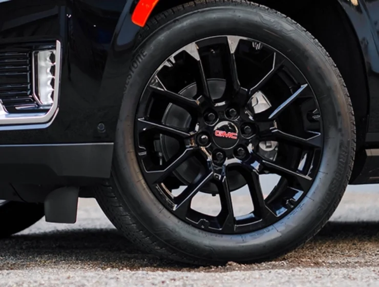2024-gmc-yukon-denali-xl-reserve-exterior-black-rims