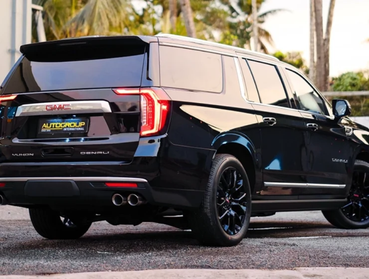 2024-gmc-yukon-denali-xl-reserve-exterior-rear-quarter-panel