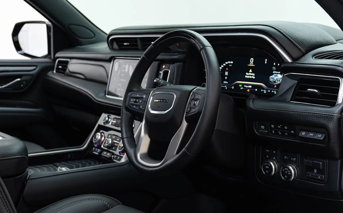 2024-gmc-yukon-denali-xl-reserve-interior-front-dash-drivers