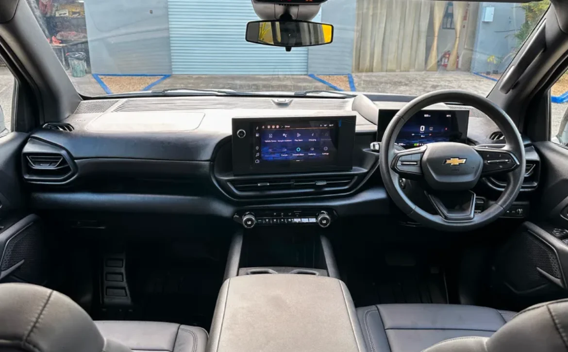 2025-Silverado-EV-Dashboard