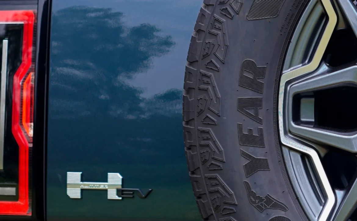 Rear of Hummer EV 3X in Graphite Blue Metallic