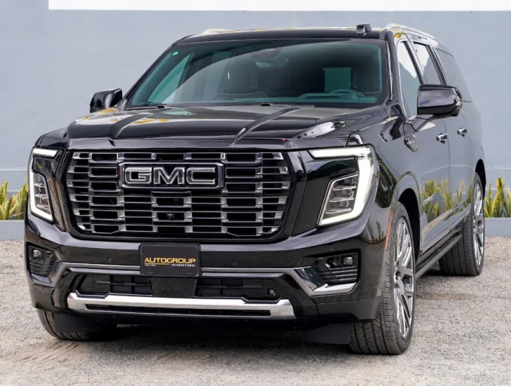 2025 GMC Yukon Denali Ultimate Front Qtr