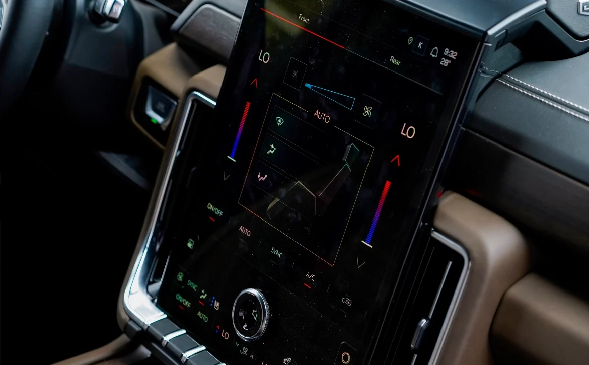 2025 GMC Yukon Denali Ultimate infortainment