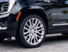 2025 GMC Yukon XL Denali Reserve in Void Black 24inch Painted Peral Wheels