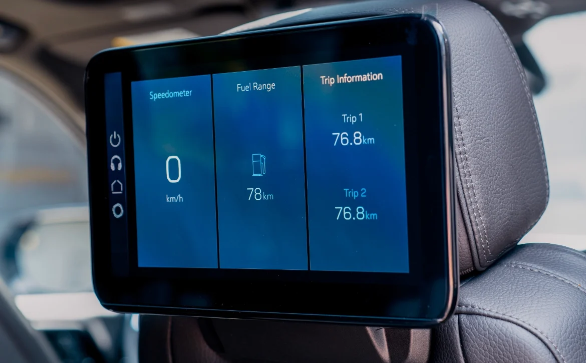 2025 GMC Yukon XL Denali Reserve in Void Black HD Screen Seat