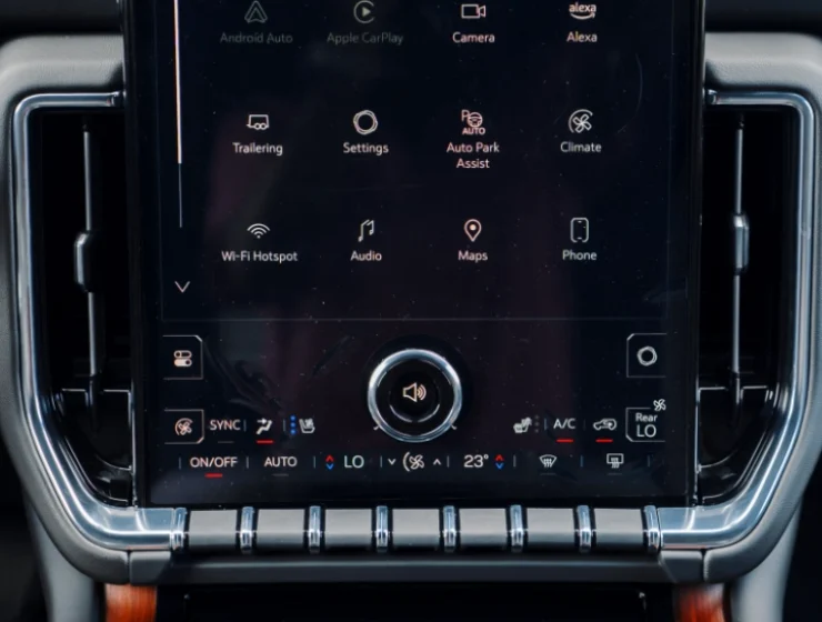 2025 GMC Yukon XL Denali Reserve in Void Black New HD Screen Console