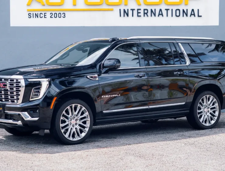 2025 GMC Yukon XL Denali Reserve in Void Black front qtr panel