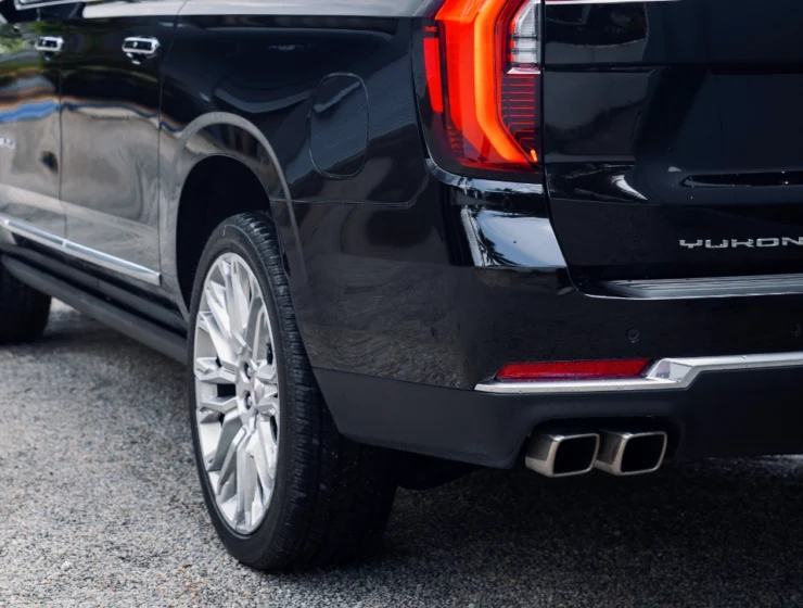 2025 GMC Yukon XL Denali Reserve in Void Black rear qtr panel