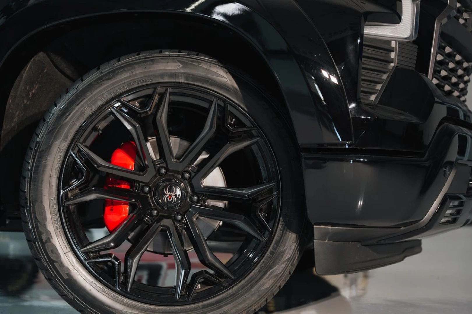 Black-Widow-Chevrolet-Silverado