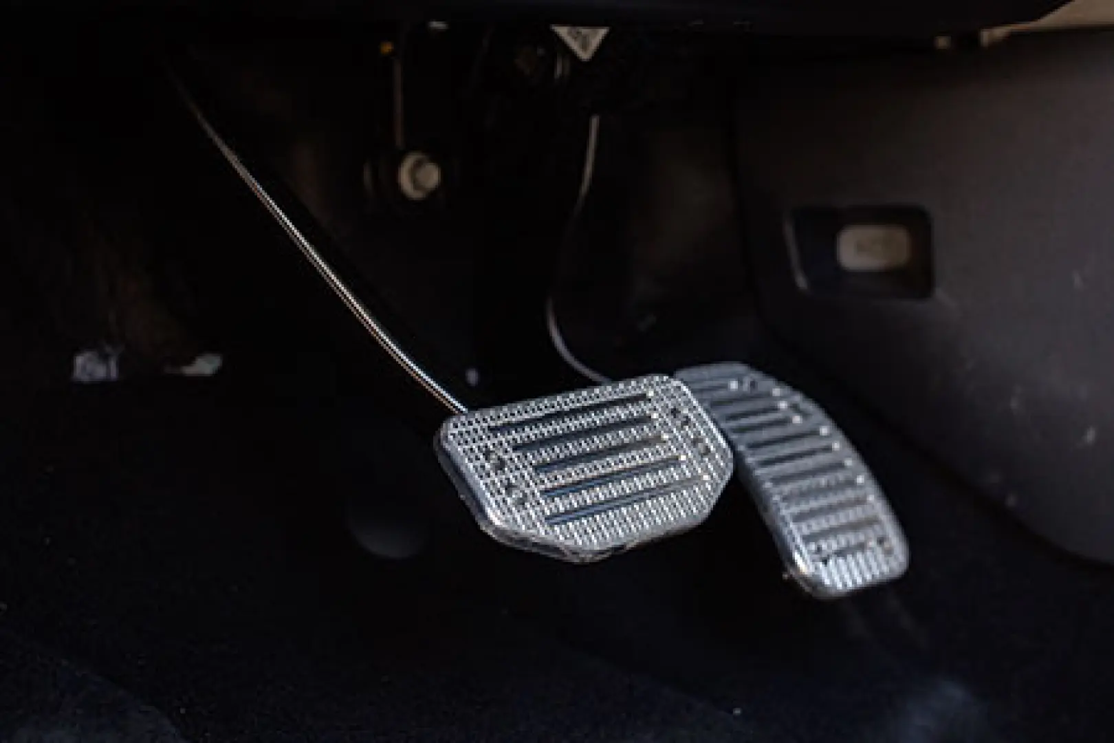 Foot pedel zoom in in shelby ppikcup truck
