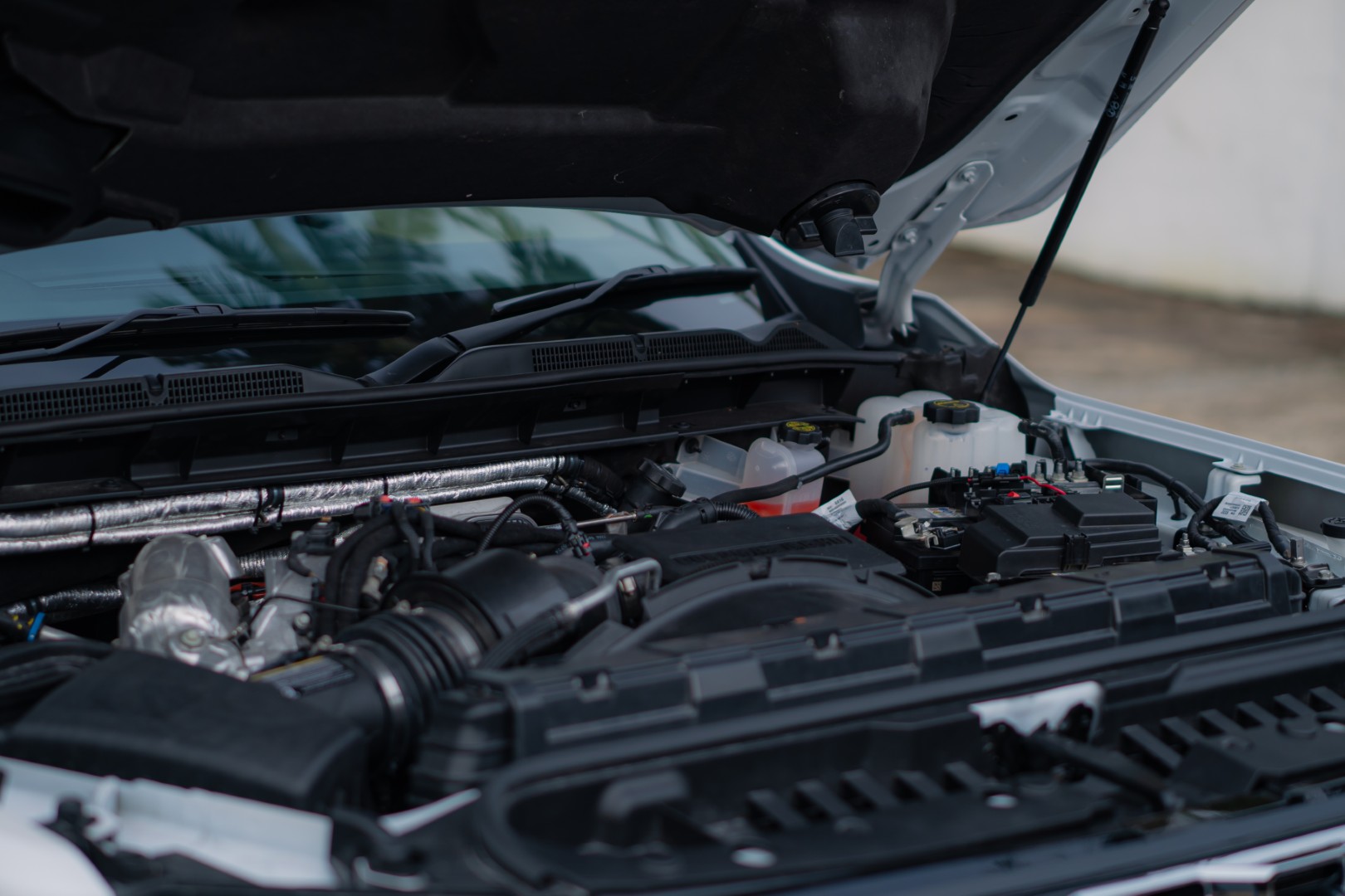 GMC-Sierra-3500-Dually-Engine-Bay-3-Large