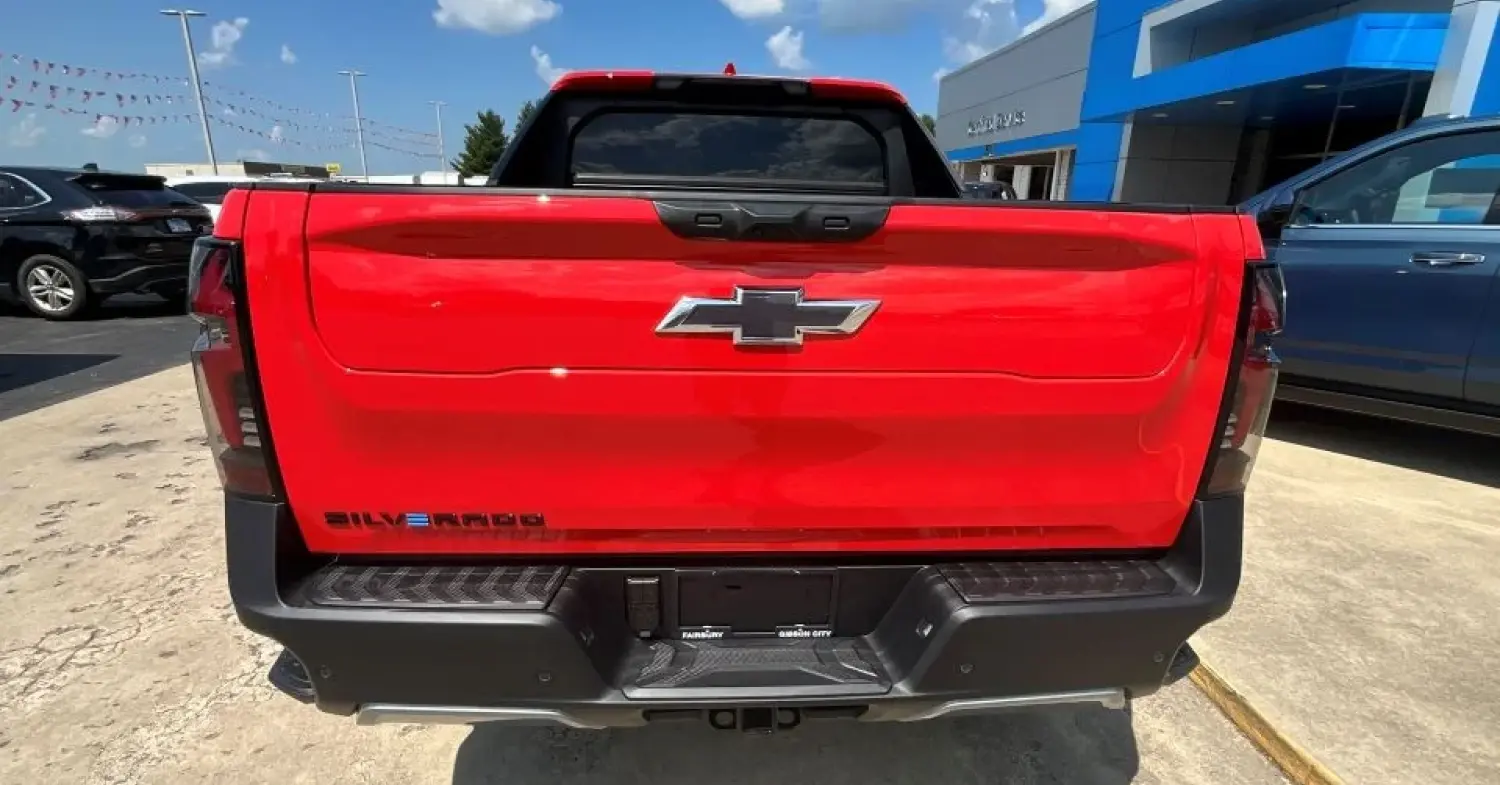 2025 Chevrolet Silverado Trail boss - Back