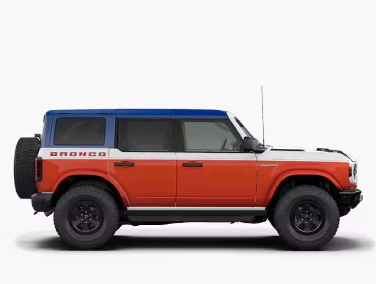 right-hand drive 2025 Ford Bronco Stroppe Edition in Oxford White, powered by a 2.7L twin-turbo EcoBoost V6 from Autogroup International - side view, Ready for Australia