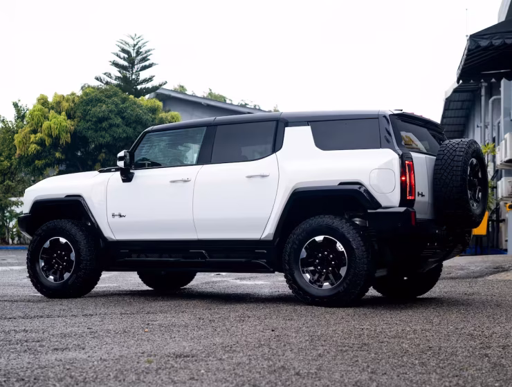 Right hand drive 2025 Hummer EV SUV 3X in Interstellar White from Autogroup Internationa