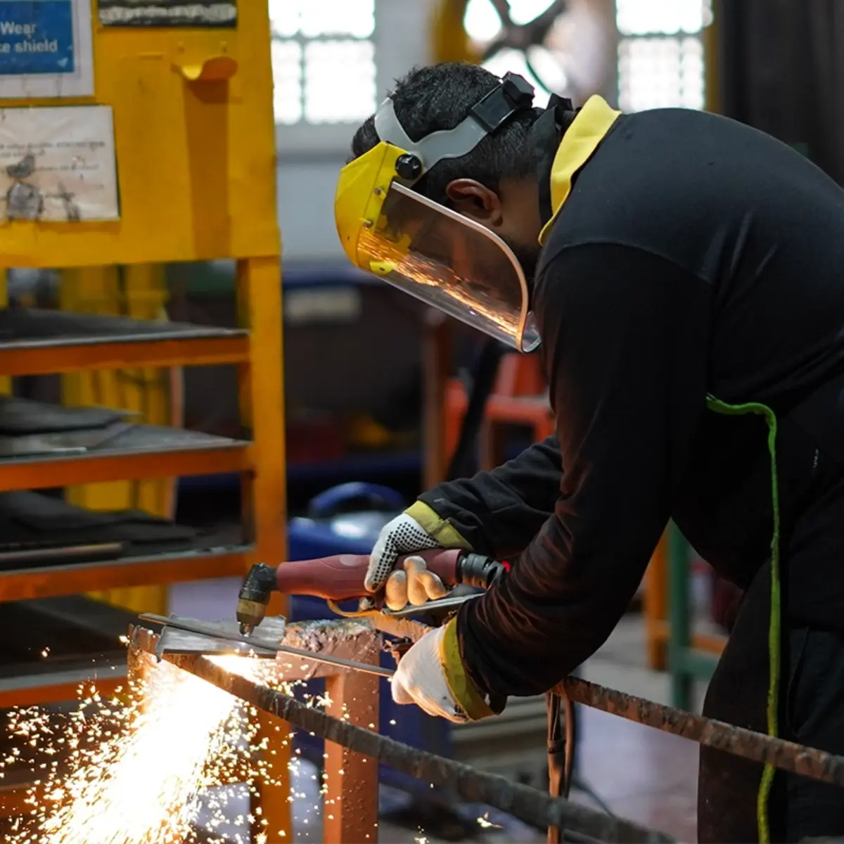 autogroup manufacturing welding 1200px